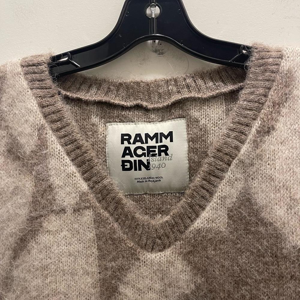 RAMM ACER DIN Icelandic Wool Sweater Vest - Picture 3 of 5